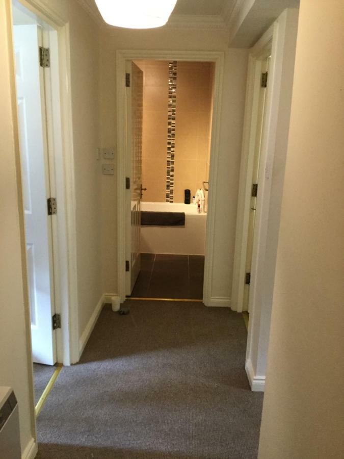 2 Bed City Apartment With Parking Glasgow Exterior photo